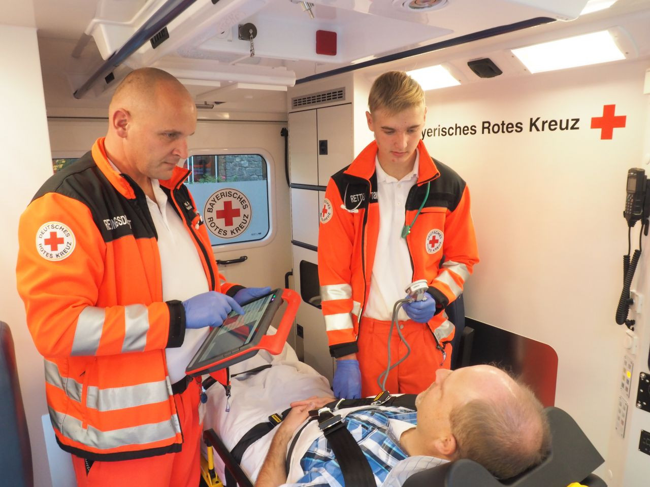 CEE Fortbildungsartikel zum telemedizinischen Notfallmanagement beim Schlaganfall bei retten! veröffentlicht